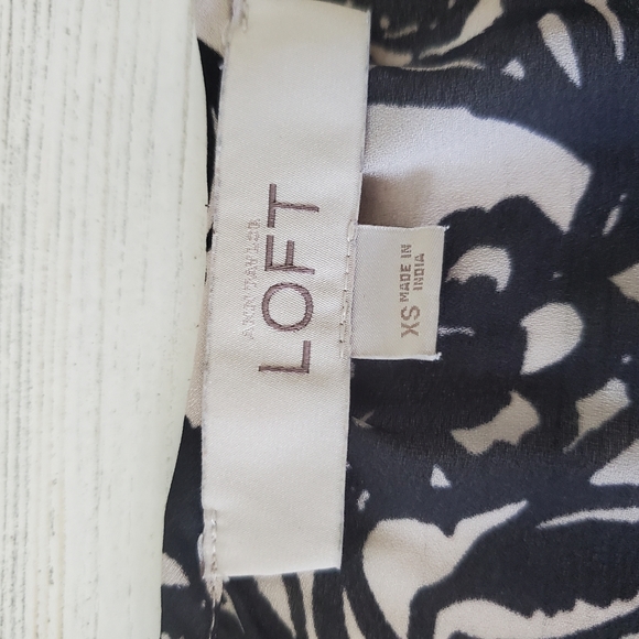 Ann Taylor LOFT Floral Women's Blouse - Picture 5 of 5